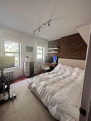 4th image of 237 W 10th St APT 18