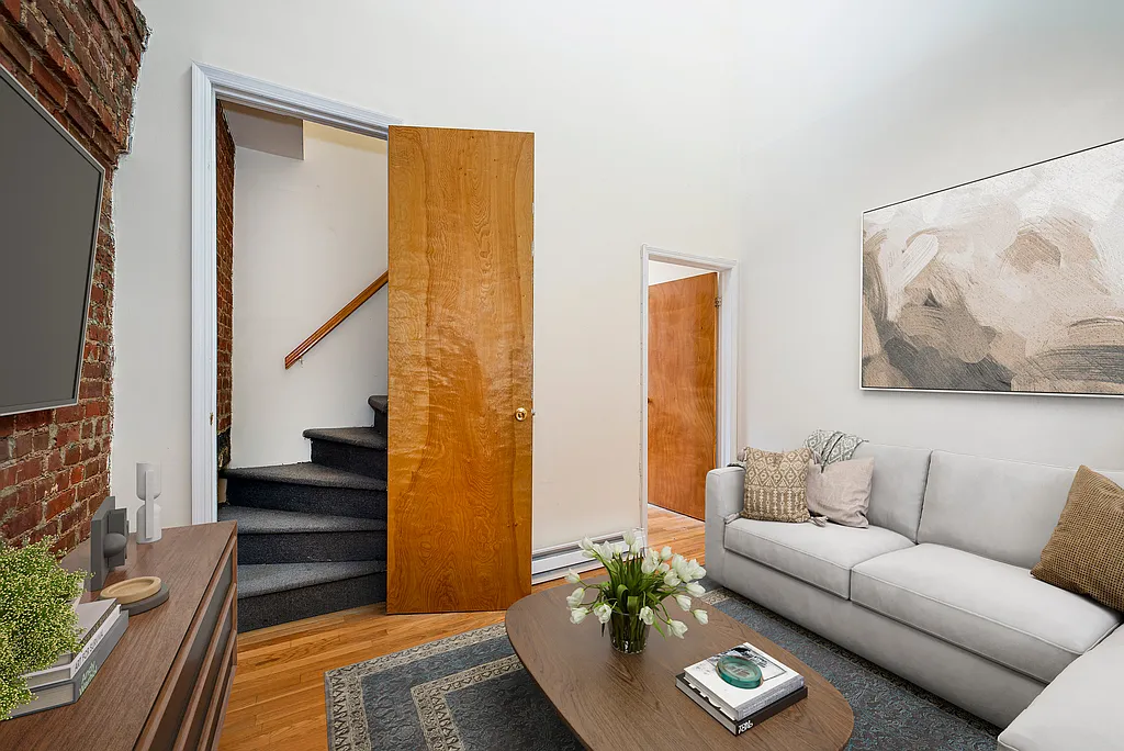 Building Photo - 418 W 49th St #4B