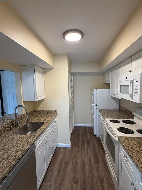 2 bed, 1087 sqft, $2,000 — Photo 4