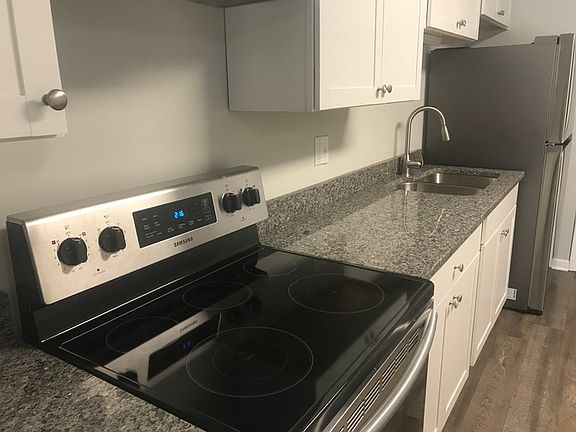 2nd image of 3985 Arbor Place Ln