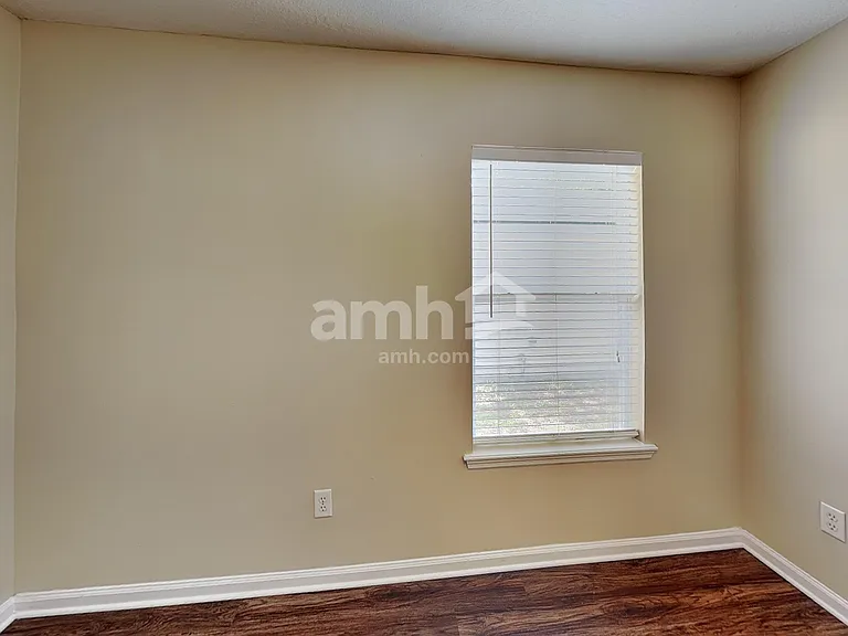 10902 Campus Heights Ln — Photo 14