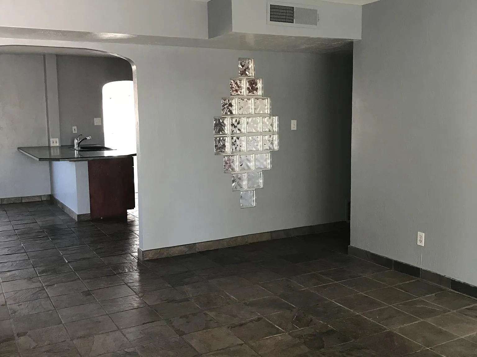 3 bed, 1614 sqft, $2,000 — Photo 2