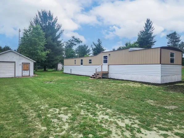 630 N Bass Lake Ave, Harrison, MI 48625