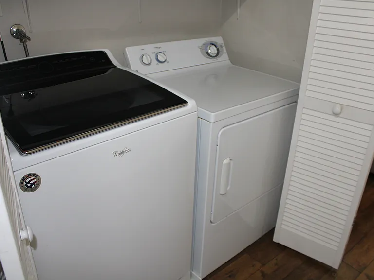 1216 Maywood Ln — Photo 10
