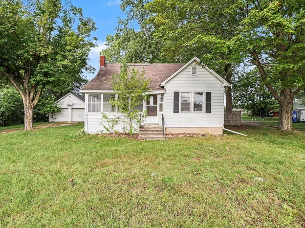 7902 Lovers Ln, Portage, MI 49002