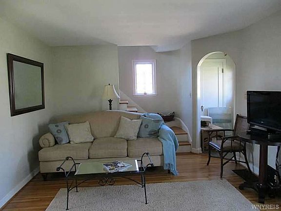 4th image of 251 Woodcrest Blvd