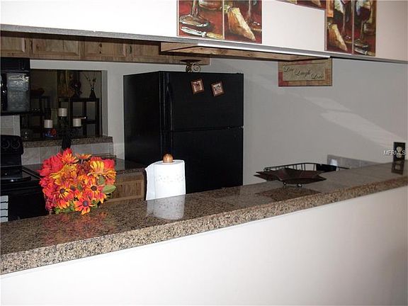3rd image of 7132 Waterside Dr #31