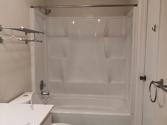 3rd image of 14519 NE 30th Pl APT D19