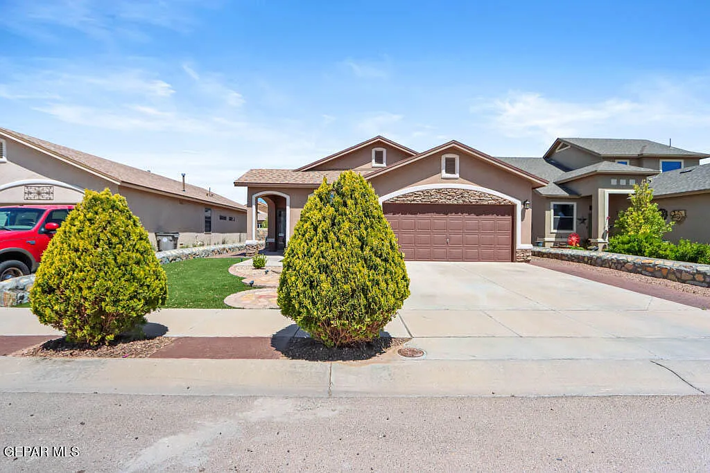 3 bed, 2.0 bath, 1341 sqft, $1,750 — Photo 4