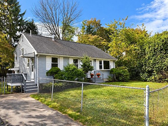 3rd image of 110 Hubbard Ave