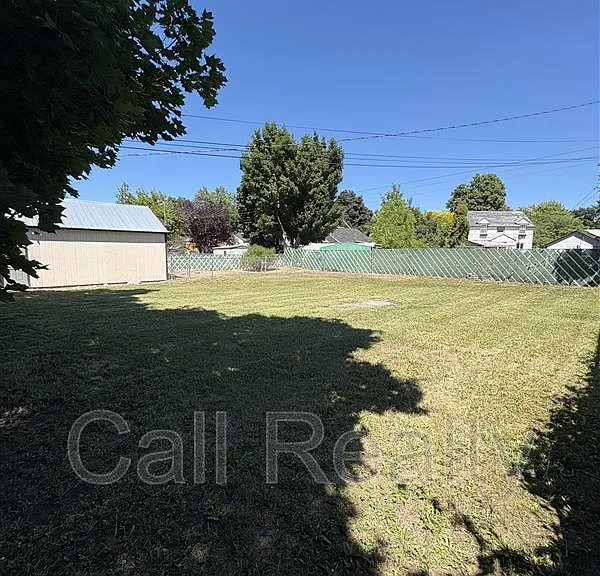 1210 N Locust Rd — Photo 16