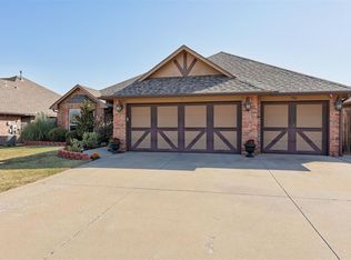 716 Evening Dr, Yukon, OK 73099