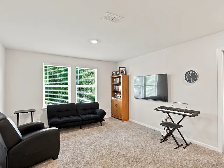 677 Magnolia Dr — Photo 17
