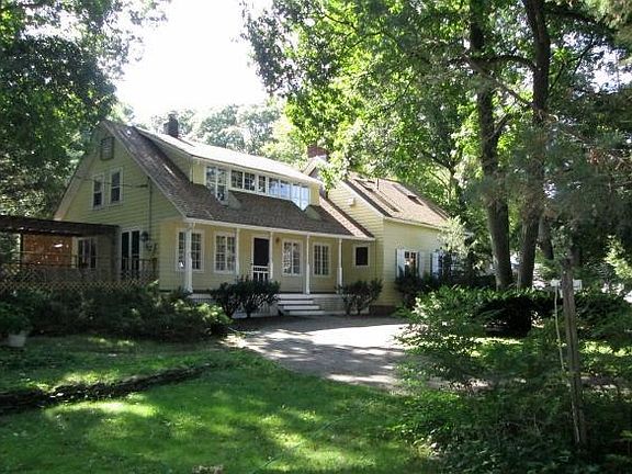 4th image of 11 Klarman Ct
