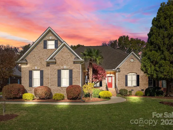 5422 Glen Forest Dr, Charlotte, NC 28226