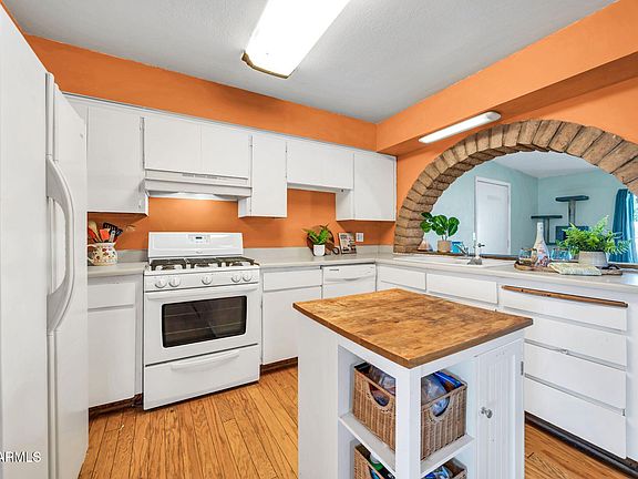 3rd image of 2142 W PARADISE Drive