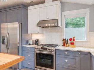 420 S Center St, Newberg, OR 97132