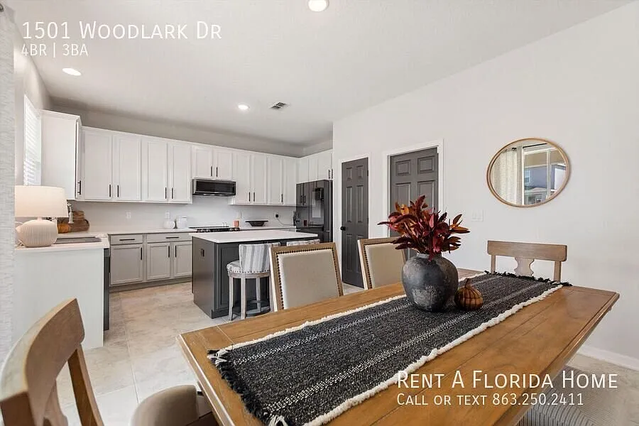 Energy-Efficient Solar Home! Fully Fenced Backyard! — Photo 3