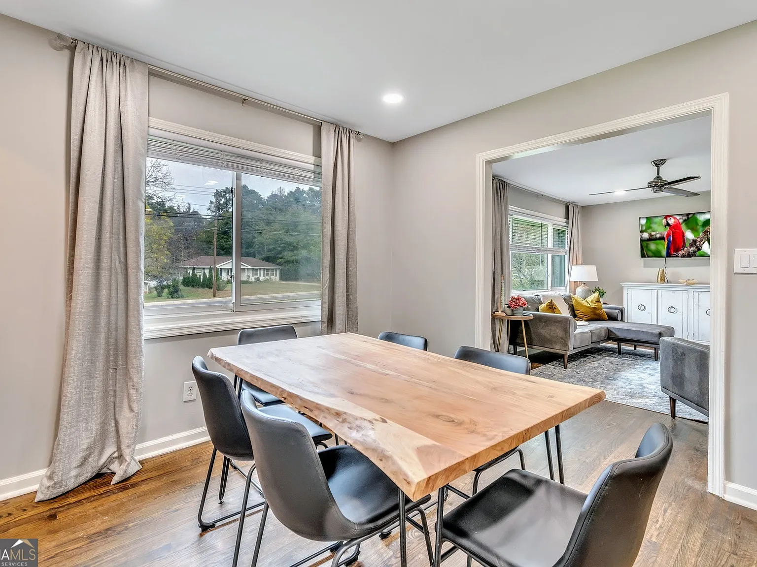 3 bed, 1.0 bath, 1118 sqft, $4,500 — Photo 4