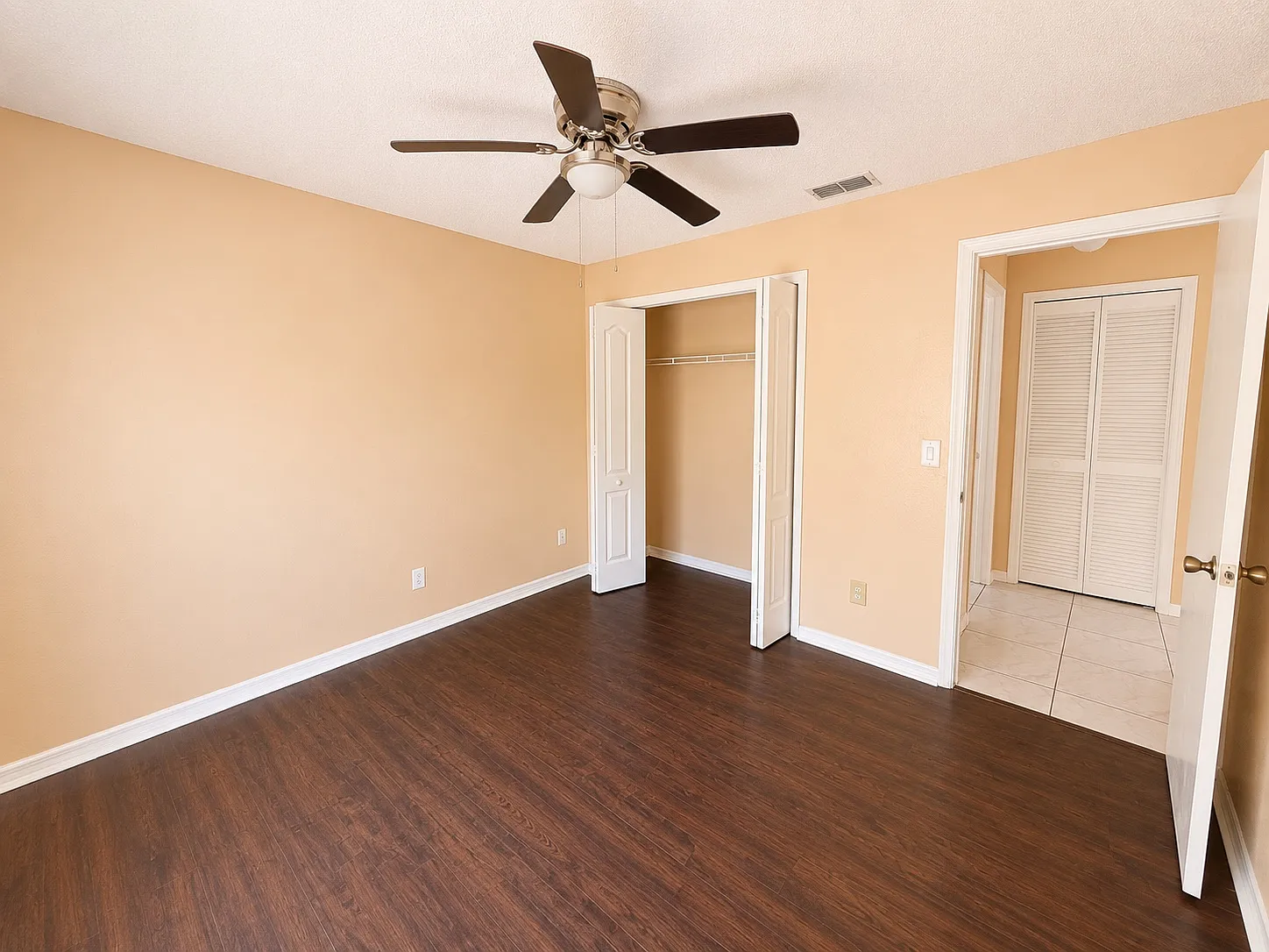 3 bed, 1170 sqft, $2,650 — Photo 2