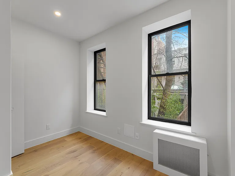 190 6th Ave #3R — Photo 10