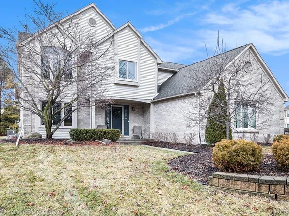 45750 Trillium Ct W, Plymouth, MI 48170