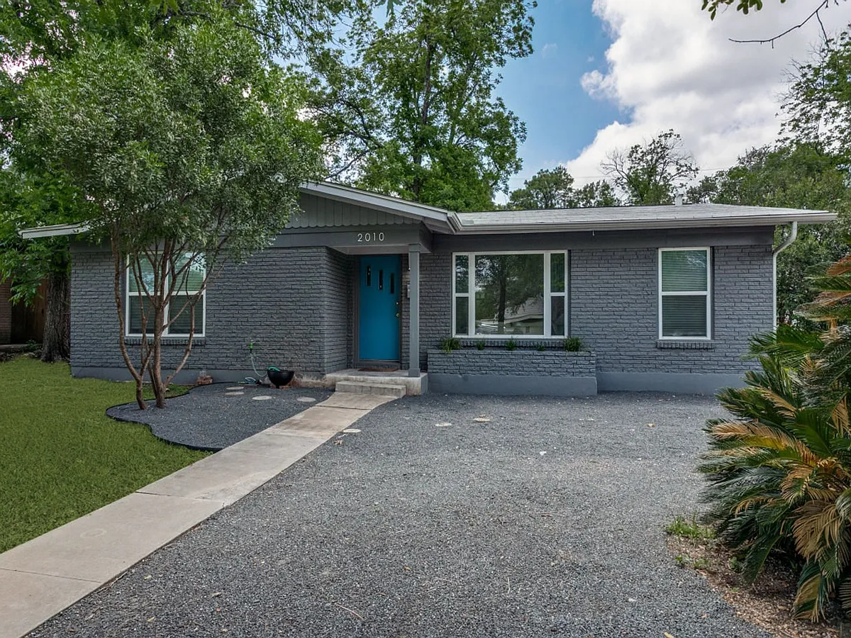 Building Photo - 2010 Edgehill Dr
