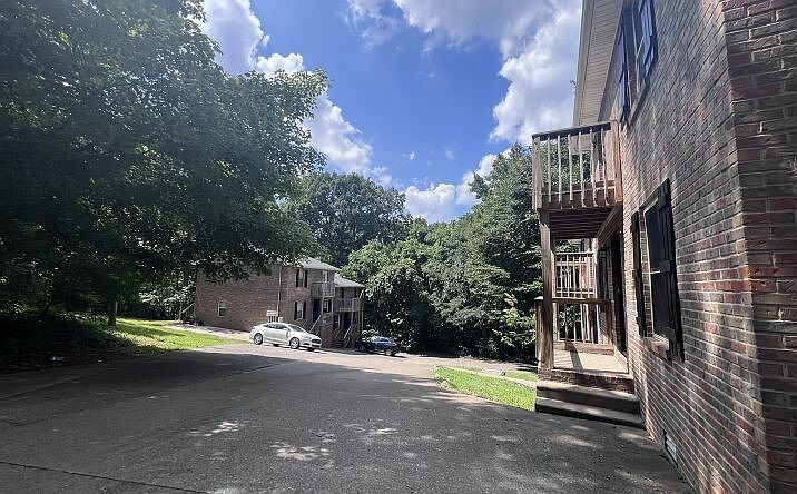 1st image of 470 Martha Ln