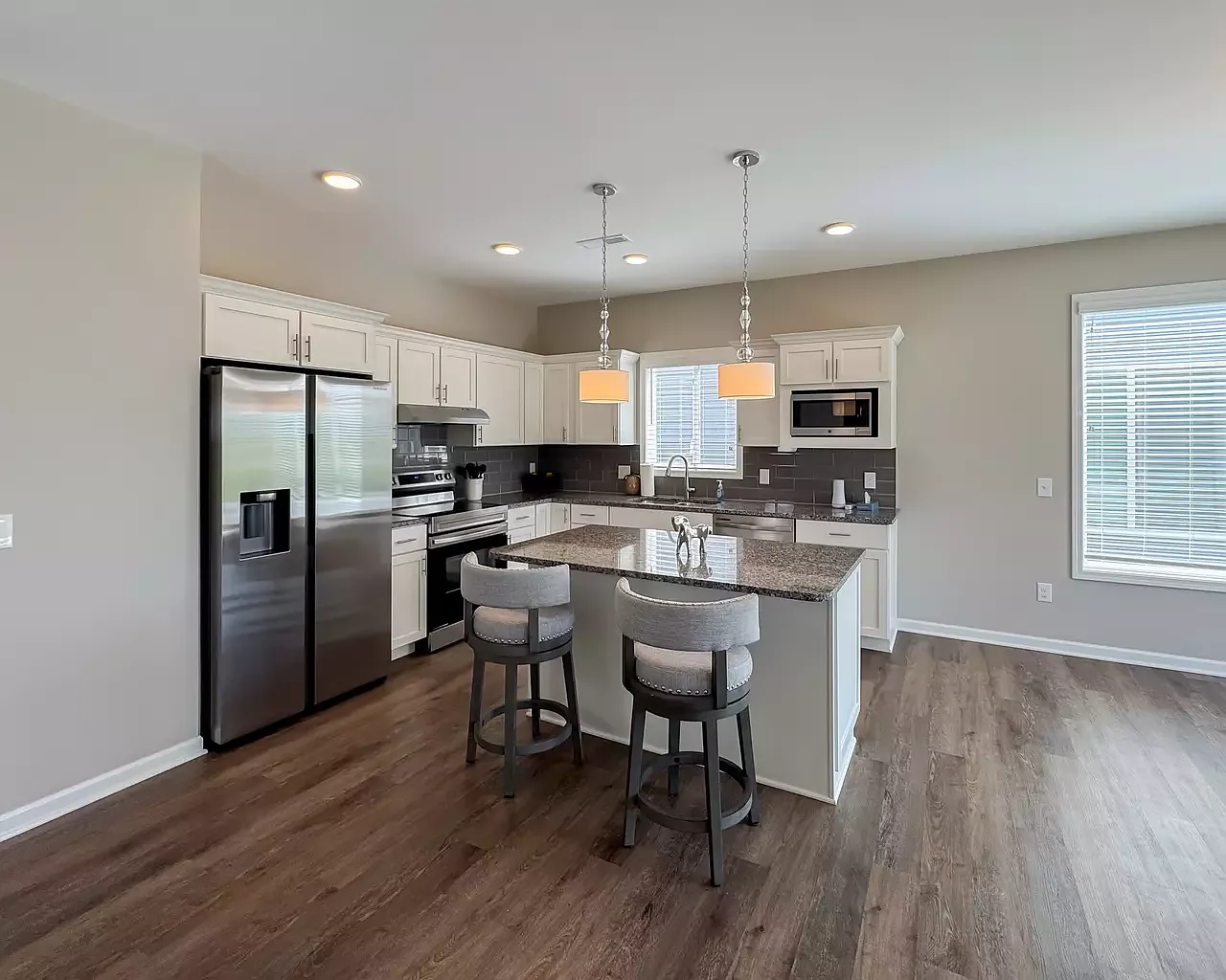2 bed, 1500 sqft, $5,200 — Photo 2