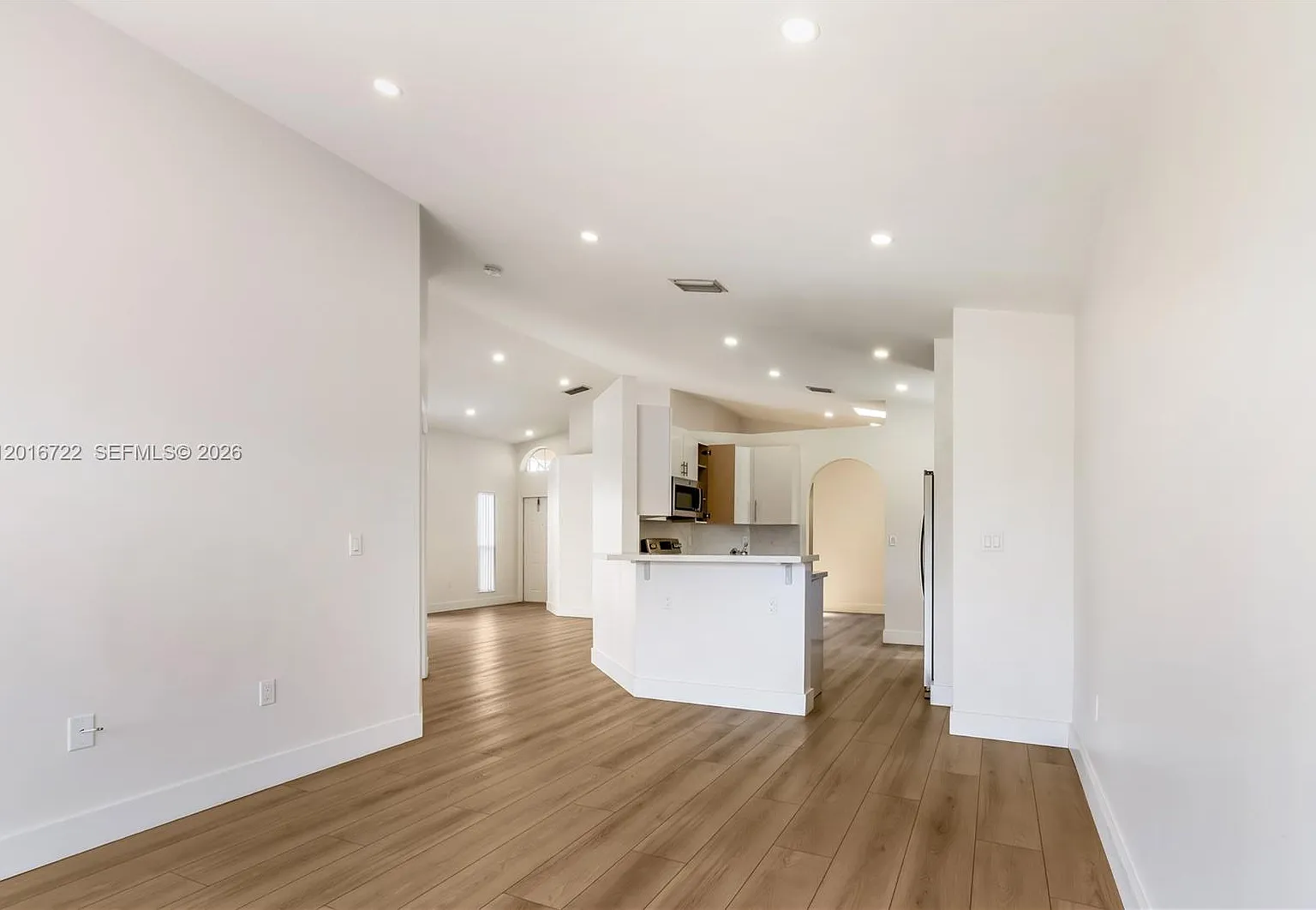 3 bed, 2.0 bath, $3,300 — Photo 3