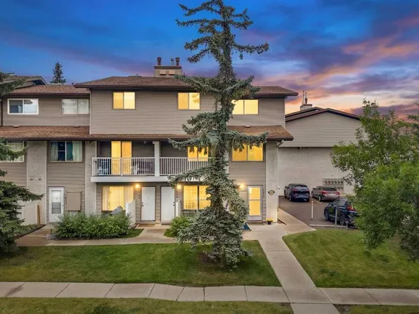 200 E Brookpark Dr SW #711, Calgary, AB T2W 3E5