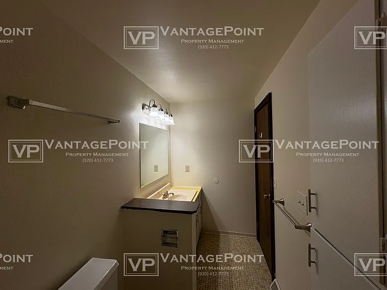 821 Turek St — Photo 15