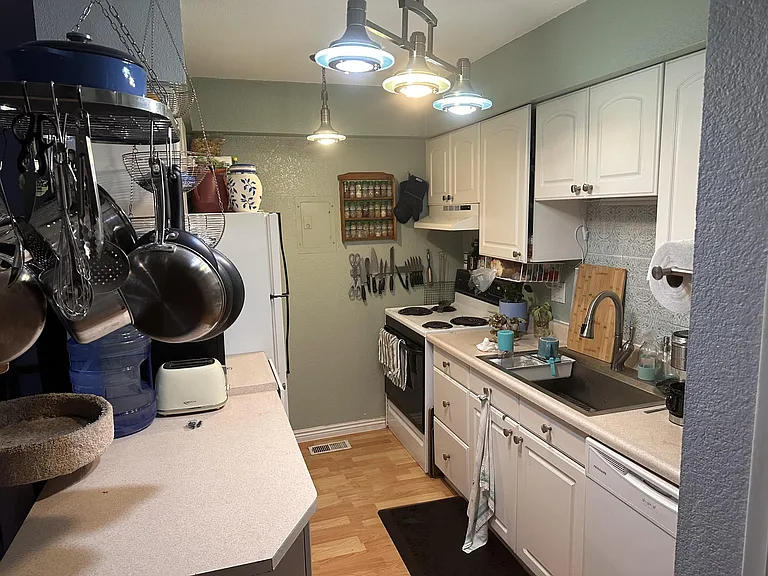 2814 Eaton St — Photo 6