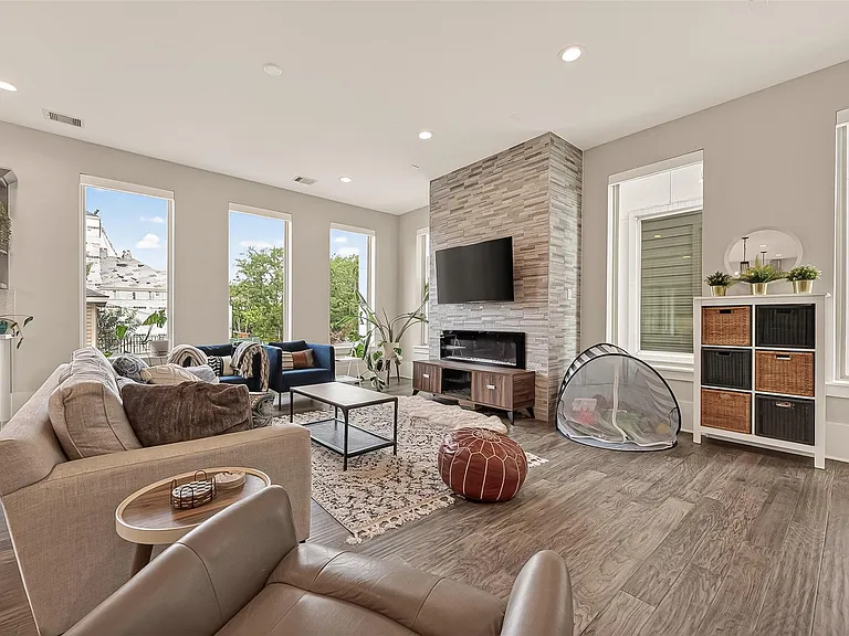 1810 Branard St #B — Photo 4