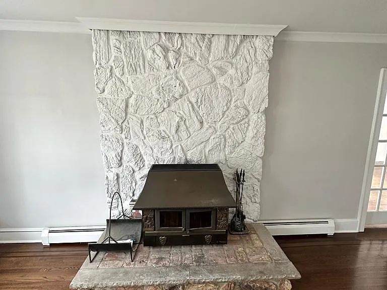 1114 Old Freehold Rd — Photo 7