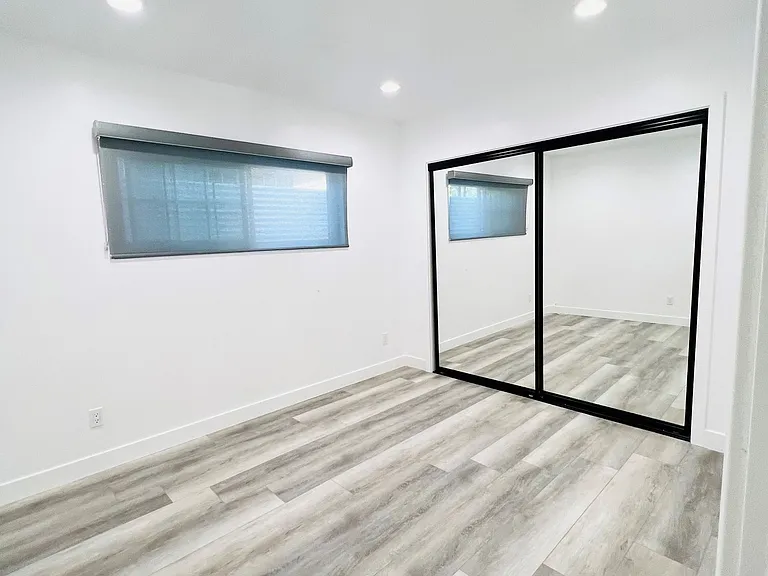 2561 W Avenue 30 — Photo 12