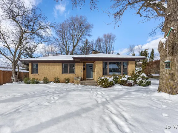 2517 Borglum Ave NE, Grand Rapids, MI 49505