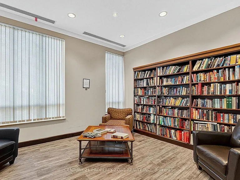 1359 Rathburn Rd E #405 — Photo 29