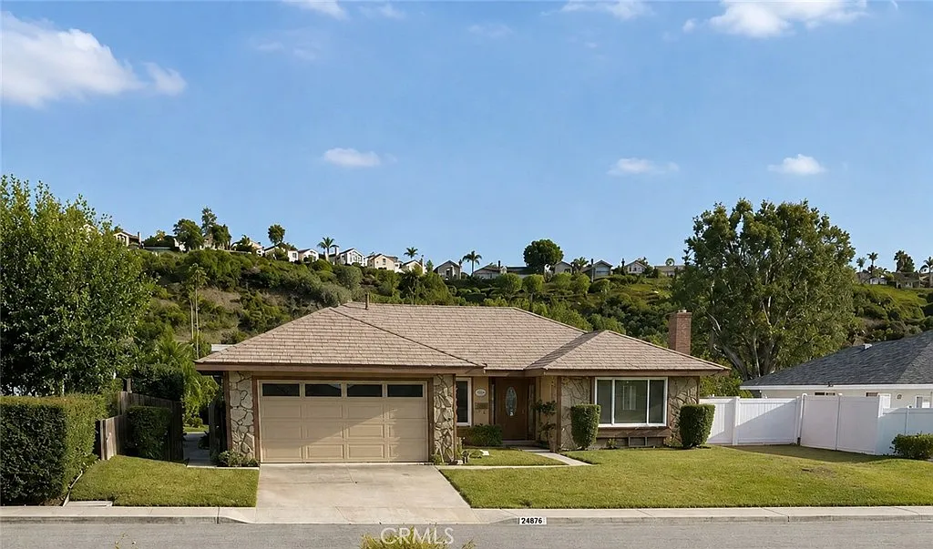 3 bed, 1633 sqft, $5,450 — Photo 1
