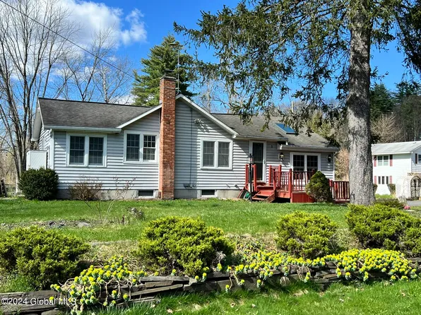 5 Village Street, Wynantskill, NY 12198