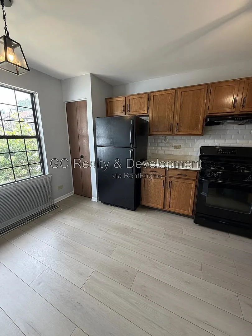 2 bed, 1.5 bath, 1422 sqft, $2,495 — Photo 4