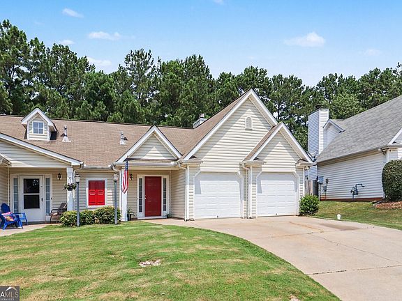 4th image of 145 Courtyard Ln