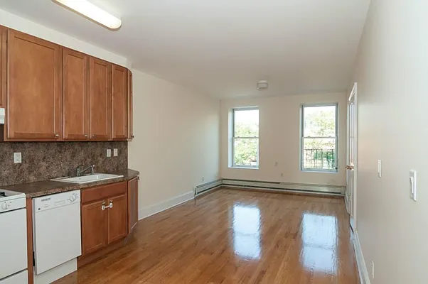 Rented by Brooklyn Bridge | media 9