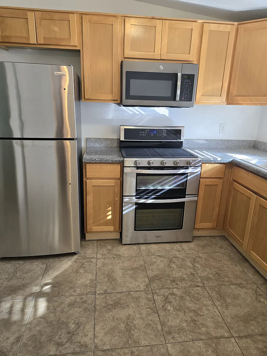 Building Photo - 3220 N 66th St #1014