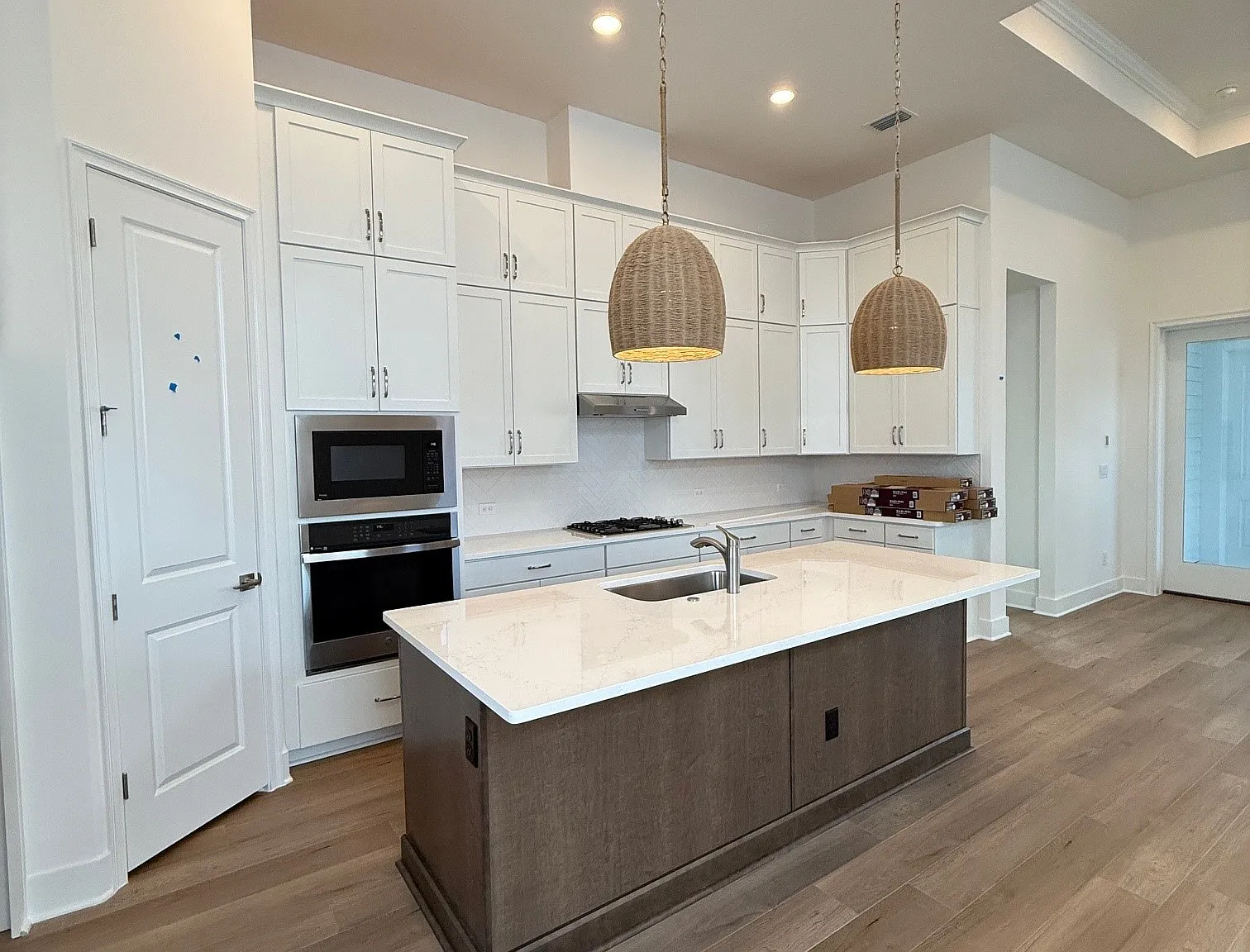 3 bed, 1622 sqft, $4,100 — Photo 3