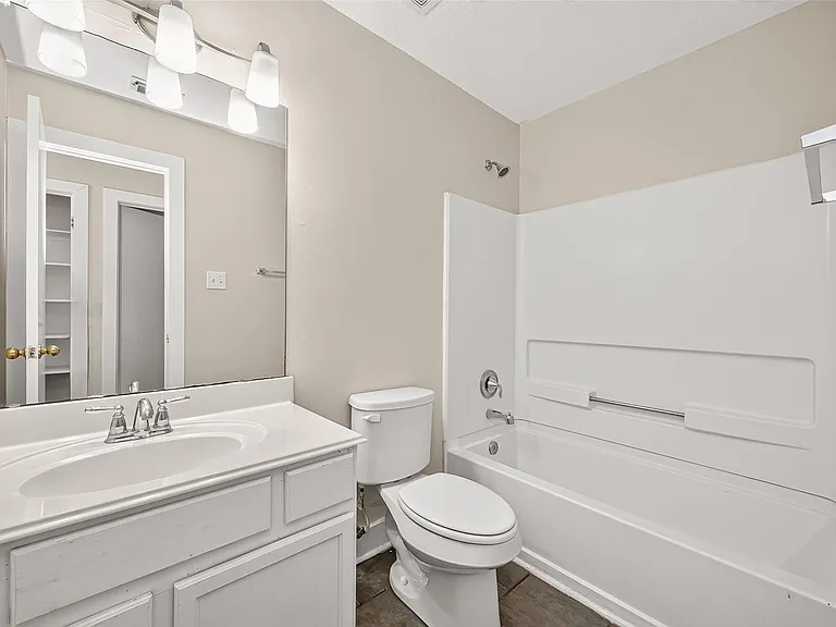 18174 Woodsdale Ct — Photo 18