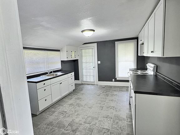 3rd image of 312 Main St