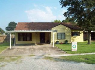 6610 Verde St, Groves, TX 77619