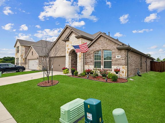 5th image of 911 Cottontail Dr