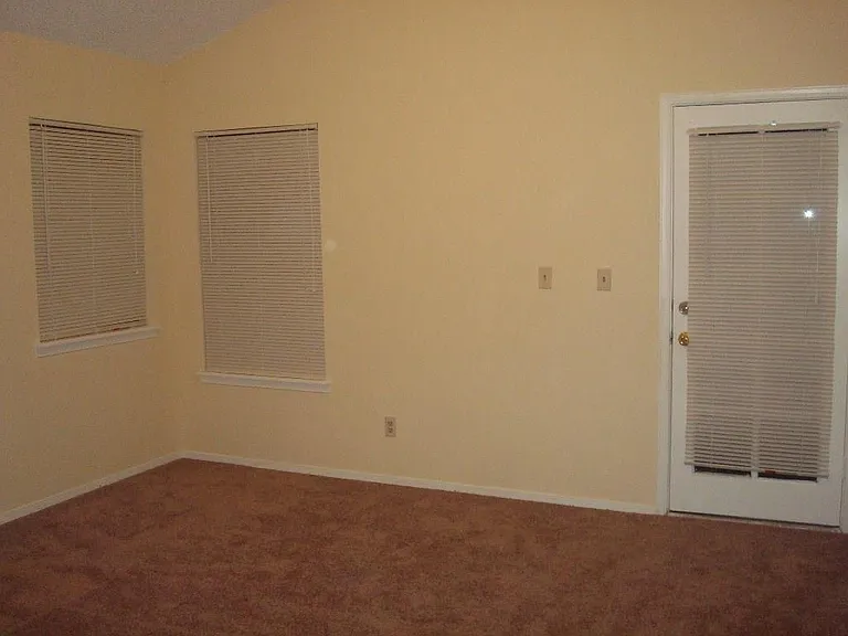 7401 Lakehurst Rd — Photo 22